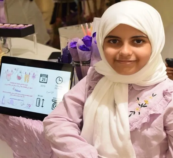 آية الحبيب.. ولدت “خديجة” لأمٍّ ممرضة وكبرت أميرة مدللة
