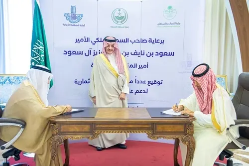 رسميًا.. توقيع مشروع التاكسي البحري وجامعة خاصة وكورنيش الحمراء وخور الدمام
