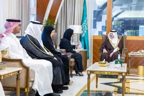 أمير الشرقية يطلع على أبرز مشاريع مجلس “إبصر”