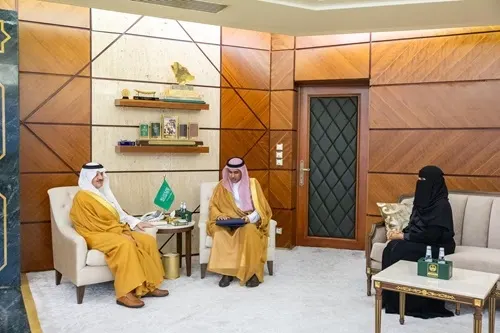 أمير الشرقية يطلع على مشروع التحول في منظومة حوكمة التعليم