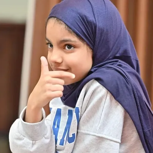 القطيف.. لغة الانفعالات بالأنامل في إشارة وتواصل