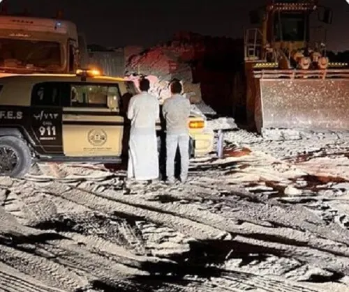 ضبط تاجر حطب وراعي إبل و مجرف التربة في الشرقية و الرياض و جازان