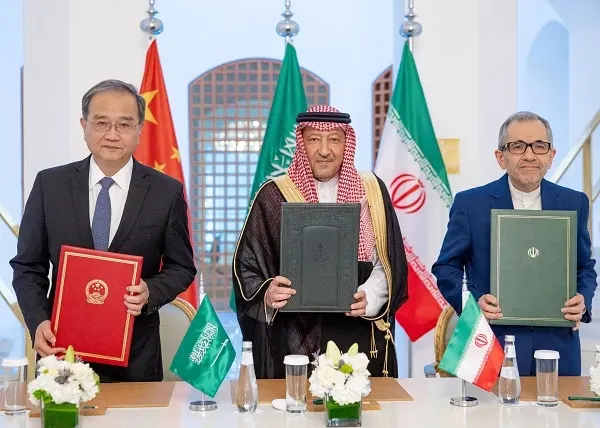 الرياض وطهران يؤكدان التزامهما بتنفيذ اتفاق بكين