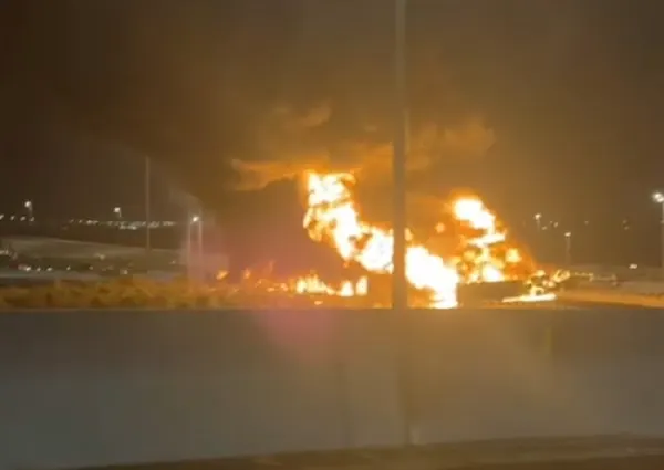 انفجار شاحنة سقطت من كوبري الجبيل – الظهران