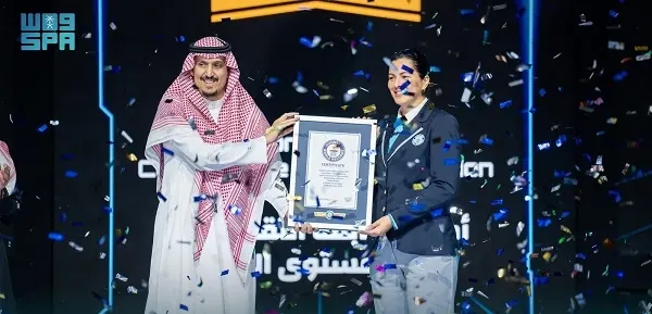 السعودية تحقق لقب غينيس في مسابقة “التقط العلم”