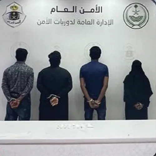تم القبض.. امرأة و 3 رجال يروجون “الشبو” في جدة