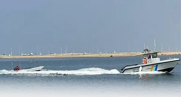 حرس الحدود ينقذ مواطن من الغرق في عسير