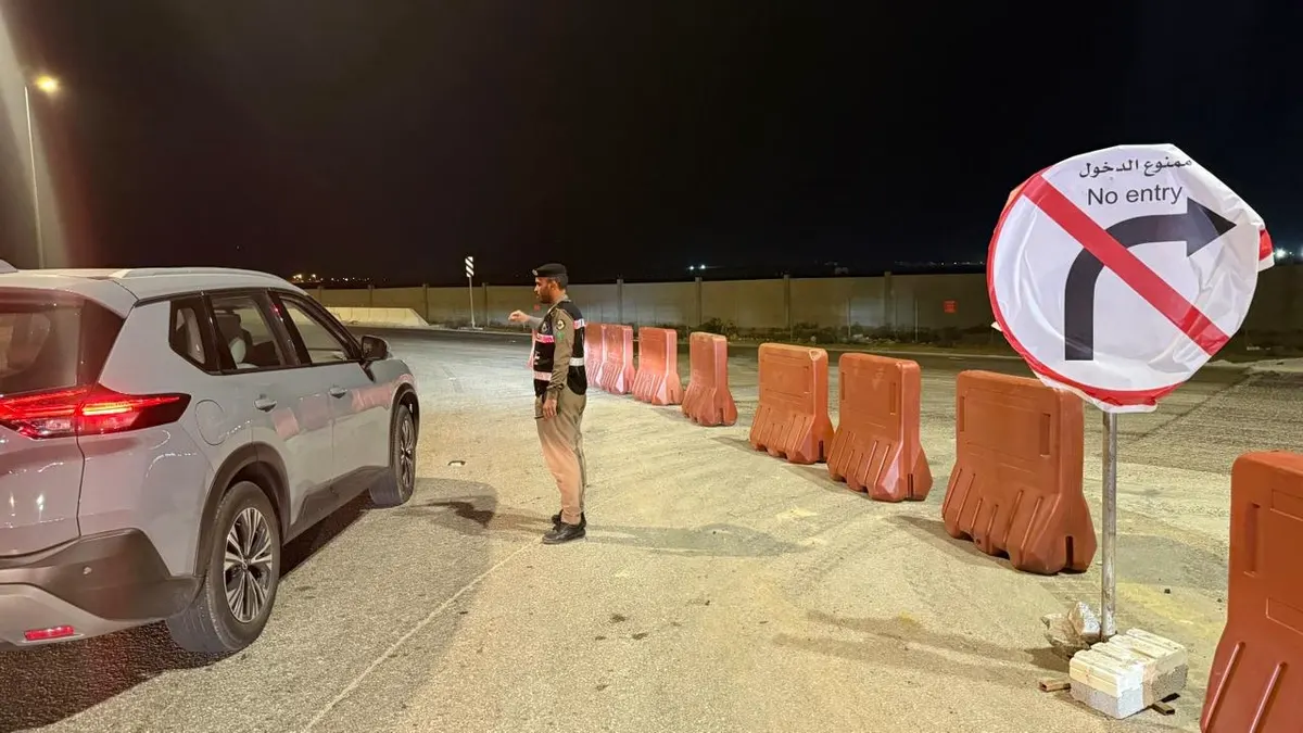 تفاعل فوري.. مرور القطيف يغلق مدخل صفوى ويوجه السيارات إلى طريق أم الساهك