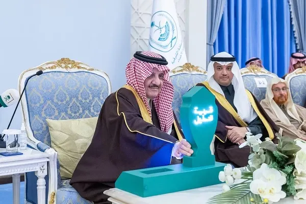 أمير الشرقية يُكْرم مضيّفيه في الأحساء بحفل عشاء