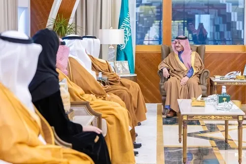 أمير الشرقية يطلع على أعمال ومشاريع الغذاء والدواء