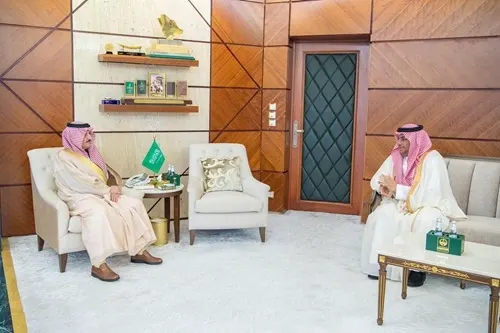 أمير الشرقية يستقبل مدير الإقليم الشرقي في “STC” الجديد