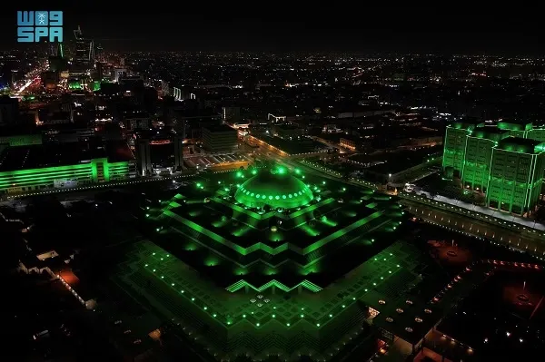 مباني وزارة الداخلية وإمارات المناطق والقطاعات الأمنية تكتسي الأخضر