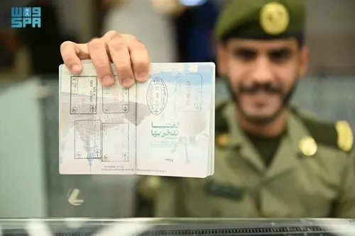 “لغتنا نفخر بها”.. ختم خاص في الجوازات