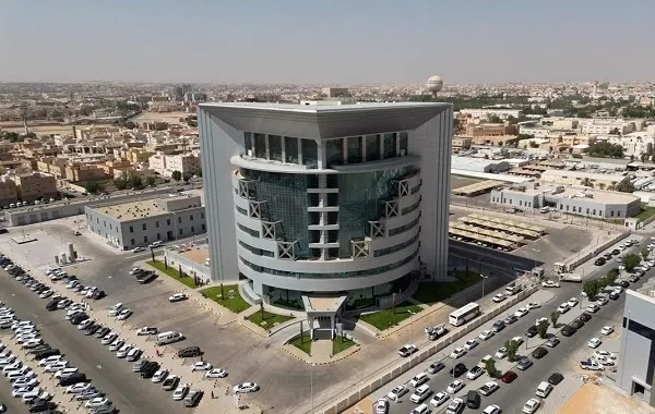بريدة.. إنقاذ سبعينية من ورم سرطاني وزنه 6 كيلو