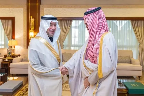 نائب أمير الشرقية يستقبل وزير البلديات والإسكان