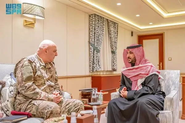 وزير الدفاع و قائد الجيش اللبناني يبحثان التعاون العسكري والدفاعي