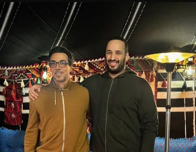 ولي العهد يلتقي منصور بن زايد في المخيم الشتوي