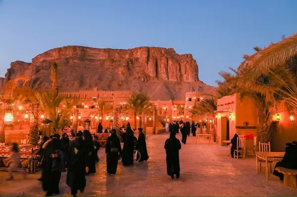 سوق المفيجر و حديقة مطل.. حمضيات الحريق بنكهة تراثية