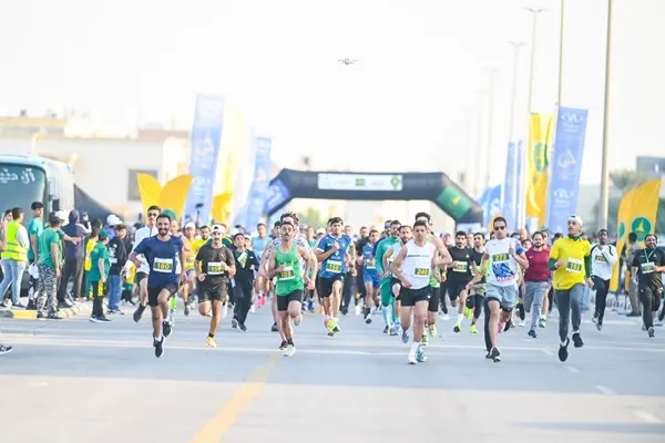 800 متسابق ومتسابقة في مسابقة جري الدانة
