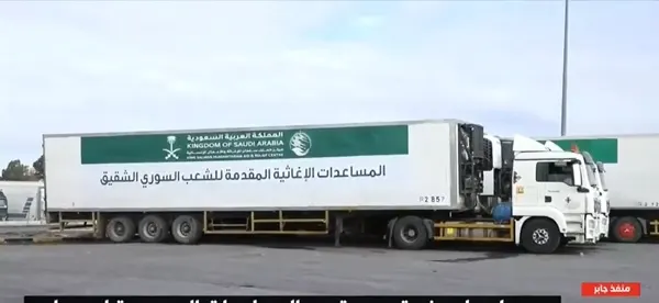 54 شاحنة إغاثية سعودية جديدة في طريقها إلى سوريا