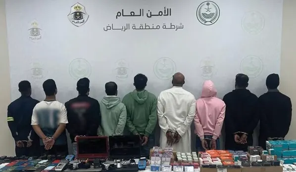 الرياض.. سقوط شبكة احتيال نفذت 33 عملية بمساعدة عصابة بالخارج