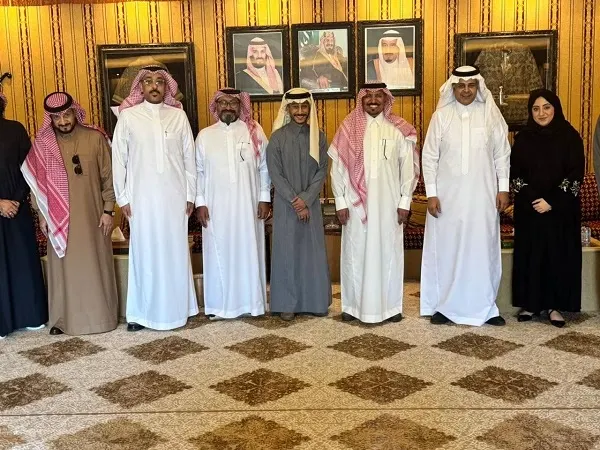 بعد عرض ذاكرة صفراء.. السفير في عُمان يستقبل فرقة نورس المسرحية