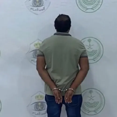 “أنطوني راج” تحرش بامرأة في الباحة