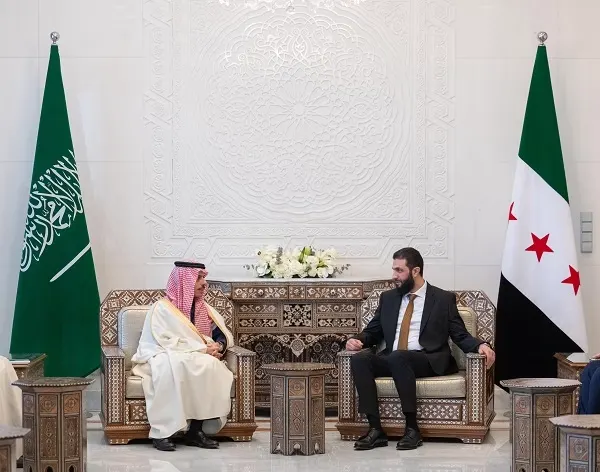 وزير الخارجية يبحث مع “أحمد الشرع” دعم أمن واستقرار و وحدة سوريا