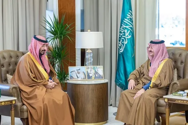 أمير الشرقية يستقبل وزير الحرس الوطني