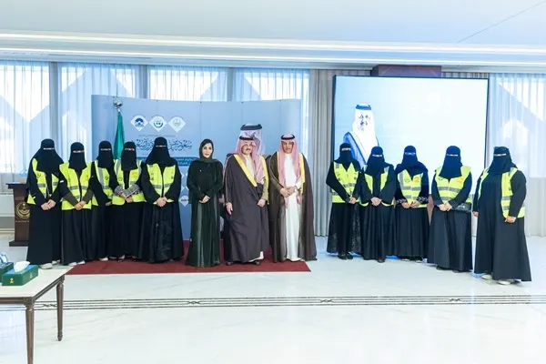 أمير الشرقية يكرم المشاركين في “خدمتكم فخر”