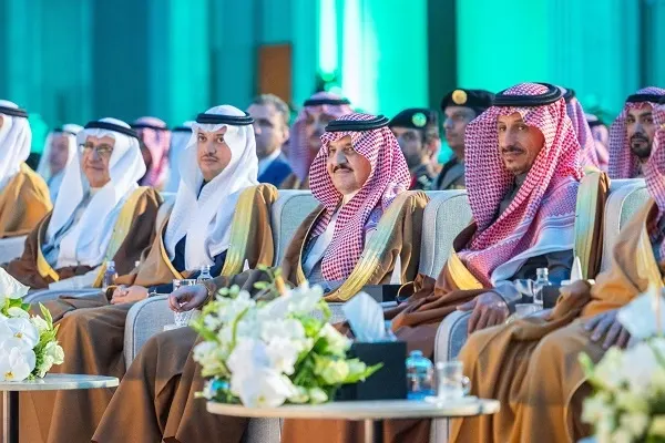 أمير الشرقية يفتتح منتدى الأحساء 2025