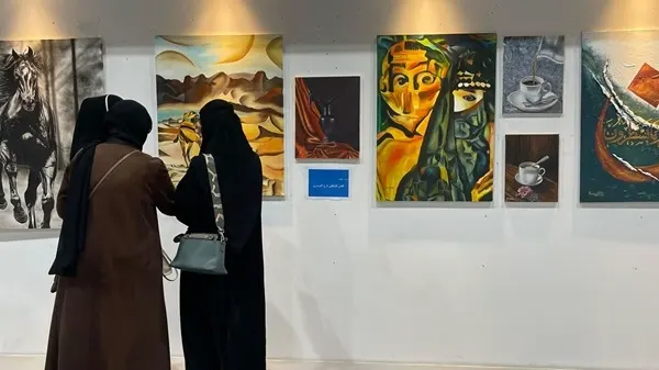 “ثقافة الدمام”.. 29 لوحة تشكيلية تجريدية في معرض “اختلاف”