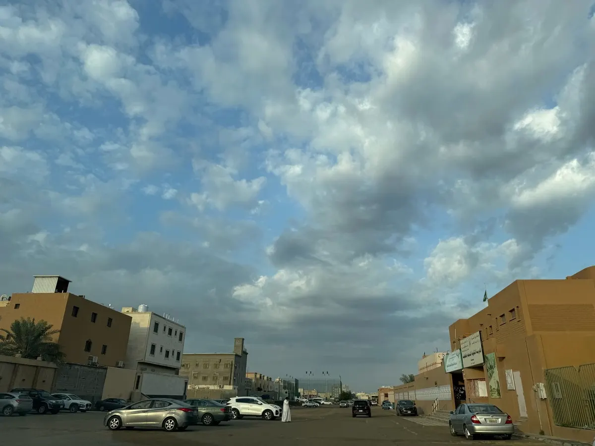 القطيف.. سماء غائمة جزئيًا وطقس دافئ