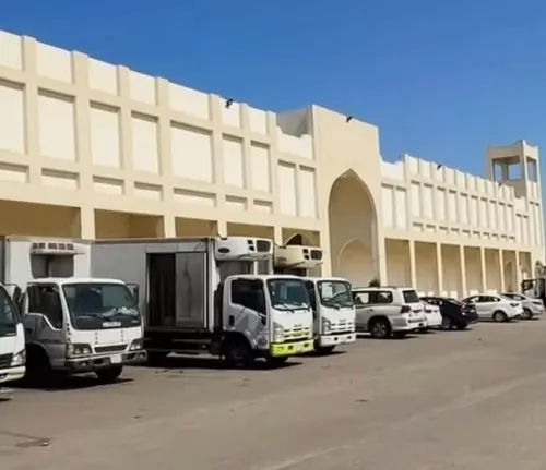 القطيف.. فرصة للإيجار في سوق الخضار و الفواكة واللحوم والدواجن