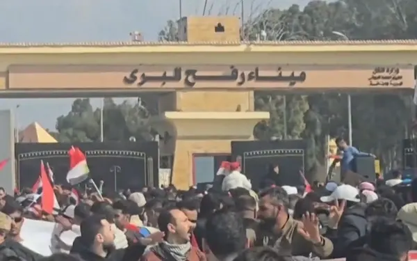 بعد 9 أشهر.. معبر رفح يفتح أبوابه للجرحى الفلسطينيين