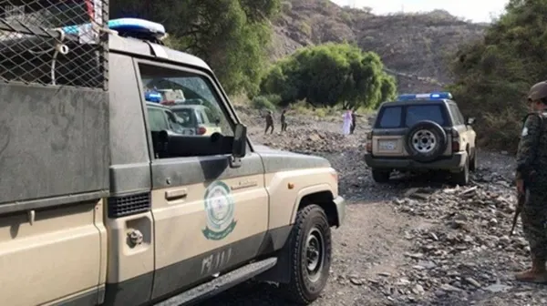 جريمة مخلة بالشرف.. القبض على ناقل 9 مخالفين في جازان