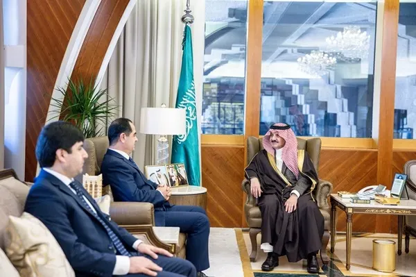 أمير الشرقية يستقبل سفير طاجيكستان