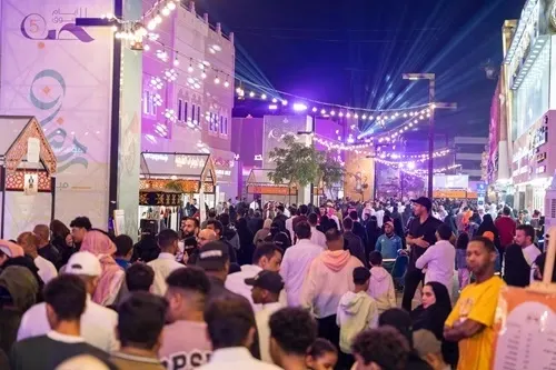 25 ركنًا لزوار “سوق الحب 5”