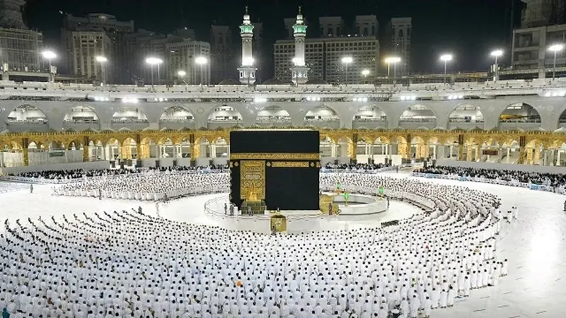 الأربعاء القادم.. بدء التسجيل للاعتكاف في الحرمين
