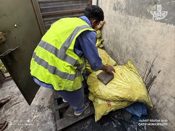 بلدية صفوى داهمت شقة مخالفة لإعداد المعجنات والسمبوسة