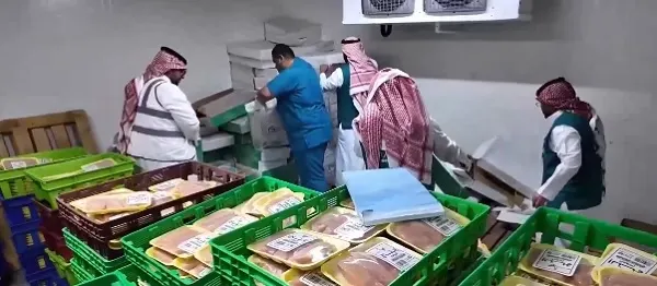 الرياض.. 2.5 طن دجاج فاسد مغسول بمواد تنظيف