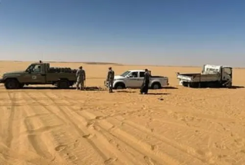 شرورة.. إنقاذ مواطنين ومقيم من جوف كثبان رملية