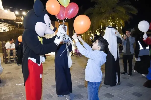 فرحة العيد في بستان قلعة تاروت