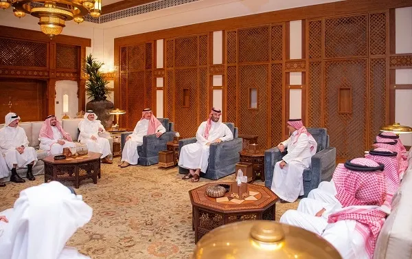 ولي العهد يستقبل أمراء المناطق
