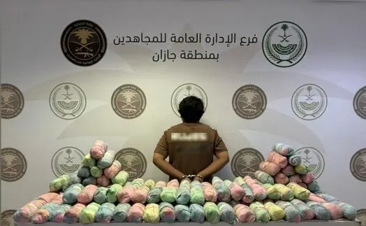 الكلبشات لـ 12 مروجاً ومهرباً في 4 مناطق