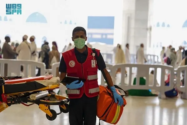 مكة.. إنقاذ معتمرين من جلطة دماغية وتوقف القلب