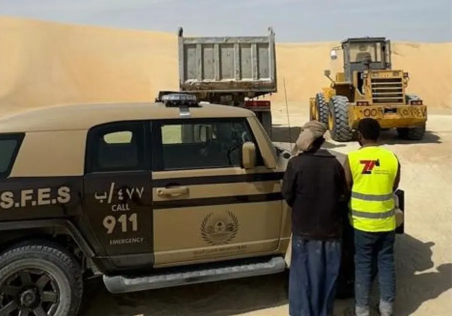 الشرقية.. القبض على يمنيين يسرقان الرمال
