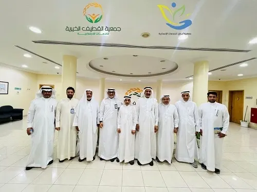تبادل الخبرات بين جمعيتي القطيف و أبارق