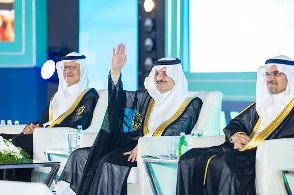 عرس تعليمي في “جامعة الفهد”.. من البكالوريوس إلى الدكتوراة