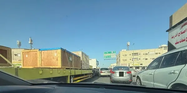 الدمام.. حادث رباعي يربك السير في شارع الملك سعود